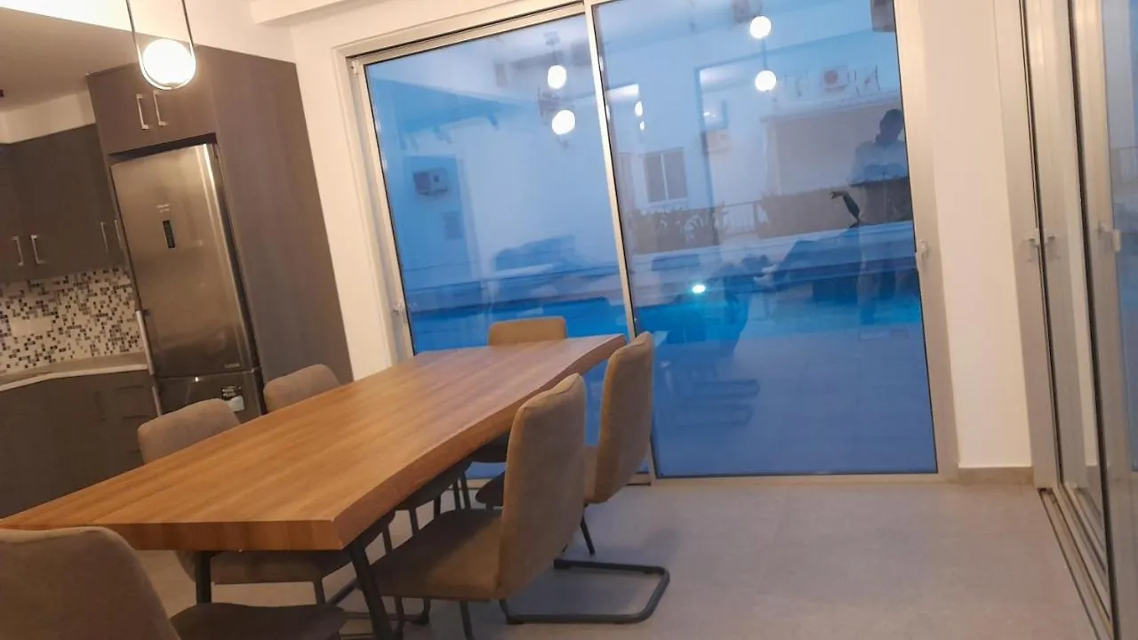 Sky Apartment On The Pool Ajía Nápa